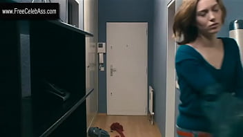 Erika Sainte in She doesn't cry, she sings 2011