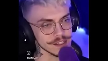 Velhinho Safado toma leitinho