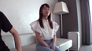 Amateur Pov: A married woman who addicts to a host club while her husband doesn't know it