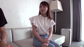 Amateur Pov: A married woman who addicts to a host club while her husband doesn't know it