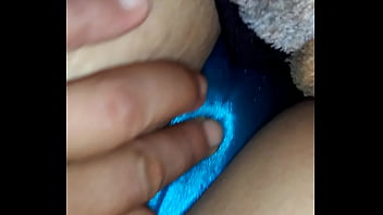 Video Mi chica con su calzonsito azul y la toco