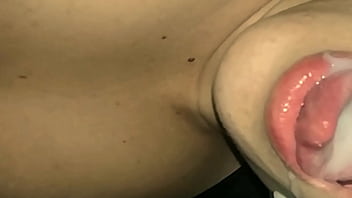 REAL HOMEMADE&comma; MY WIFE LIKES TO SUCK ALL THE SPERM AFTER CUMSHOT AND I&comma; LIKE A REAL CUCKOLD HUSBAND CAN&DiacriticalAcute;T RESIST TO WATCH THIS AND I CUM TOO - KARINA AND LUCAS 