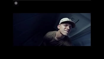 Tom Holland se masturbando (gemendo e gozando)