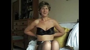 Sara - 14 English Milf with nice upskirt view