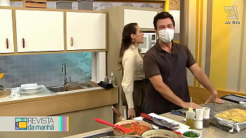 Regiane Tapias - Revista da Manha - Peitinho Pêra Macio e em Dia (15.06.21) PT.2