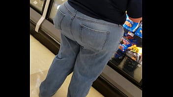 Gilf BBW Ass at the store