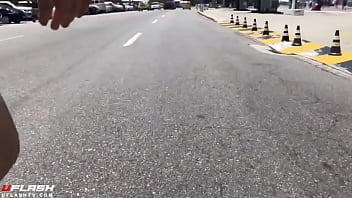 Passando A Mão Na Bunda Na Rua 2024
