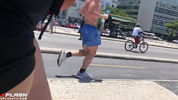 Passando A Mão Na Bunda Na Rua 2024