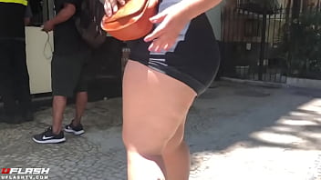 Passando A Mão Na Bunda Na Rua 2024