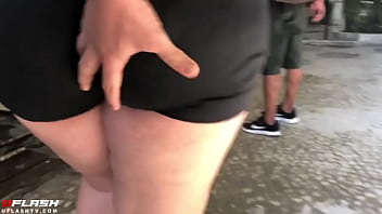 Passando A Mão Na Bunda Na Rua 2024