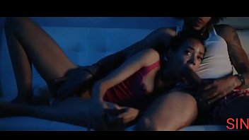 Padrasto Dando Leitinho Quente Pra Enteada Antes De Dormir...