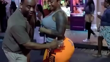 Big Butt Small Waist À La Nouvelle-Orléans De Cameramanatl - Youtube