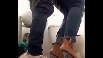 عربي ينيك جارة صاحبة الظيز الكبير في الحمام