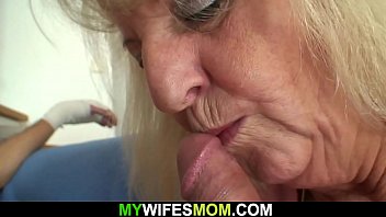 Video Old blonde motherinlaw sucks and rides his huge dick