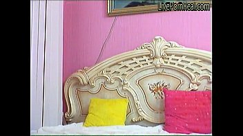 gorgeous blonde chatting and fingering her pussy(2).wmv