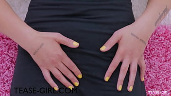 Scharfe Traumblondine wird heiß verführt