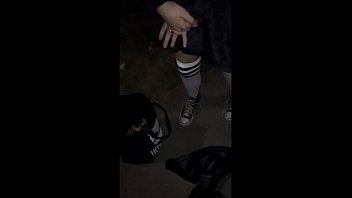 Regennasse Halloween-Süßigkeiten-Jagd