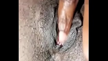Juliana com uma vontade fogosa de enfiar um pau.