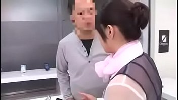 ある日携帯ショップに行くと女性の服が透けており、興奮抑えきれずバック挿入でガン突き。