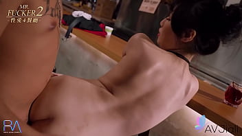 Asiatische Traumfrau Xu Xiaoxin mit prallen Naturtitten will es heftig besorgt bekommen