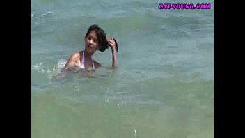 Video Asian-Teen-At-The-Beach