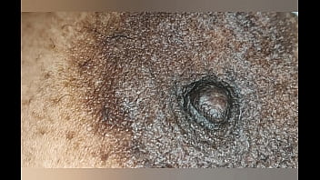 Süßes MILF-Fest: Pralle Nippel und Naturbrüste