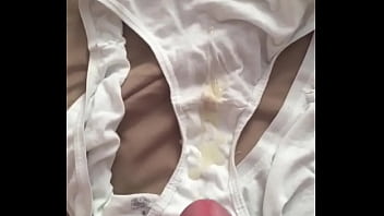 Trim.81A49F6B F00F 4C30 81E3 3E15D8F3C1E4.MOV...