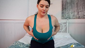 Busige Brünette: Wichs Meine Prallen Titten!