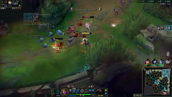 Man Backshots 3 People At Once After They Try To Gangbang Him... Man Backshots 3 People At Once After They Try To Gangbang Him...