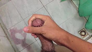 Novinho Gozando No Banho Para Kah19...