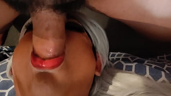 Travesti Mamando Una Verga Gorda...