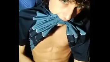 Novinho batendo uma pra cam twitter @bitwink