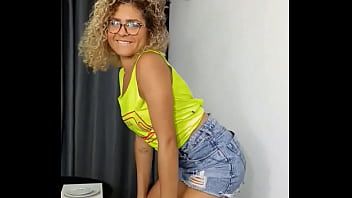 Entre uma gravação e outra kkk ela se diverte Bárbara sol