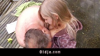 Incredible sex between sweet teenager and old bastard 6 min
Oldje
