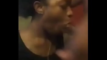 Amador botei a gostosa pra mamar...