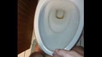 Fatdickdaddy84 pissing