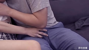 骚美女路边勾引小弟弟 2025 | WWWXXX