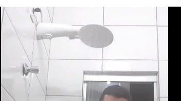 Défi De Bain En Sous-Vêtements Blancs