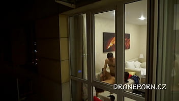 Nackte Titten-Show im Roten Fensterlicht