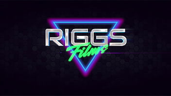 Horny MILF Sarah Jessie Gets a Huge Facial