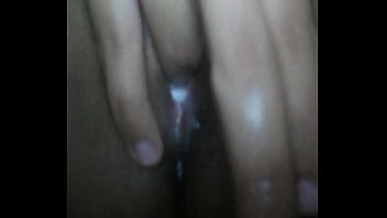 Naty se masturba muy rico...