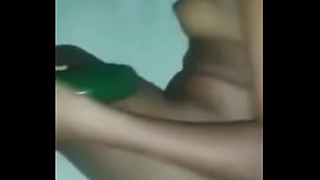 Dominicana Se Masturba Con Pepino...