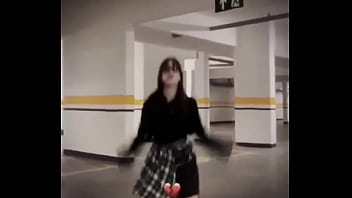 Il M'a Dit Qu'il Ne Se Passerait Rien Et J'ai Fini Par Danser