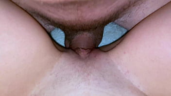 Mona Blues' enge Muschi im Nahaufnahme - POV Blick auf Pink und Entspannung