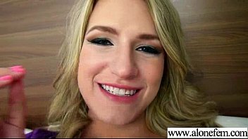 Sex Toys Like To Use Hot Girl To Masturbate clip-27