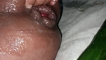 Pushing n gapping my ass Yammy rosebud's