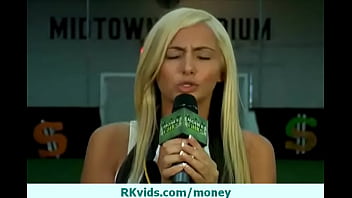 Smooth guy pays amateur chick for sex 7