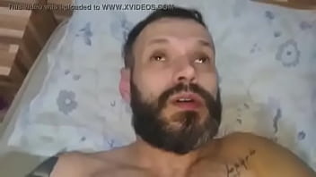 A PRIMEIRA VEZ DO HÉTERO DANDO CU