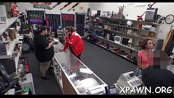 Lovely ebony floozy  039 s quim gets fully satisfied...