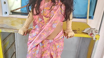 Desi sex of maid and landlord